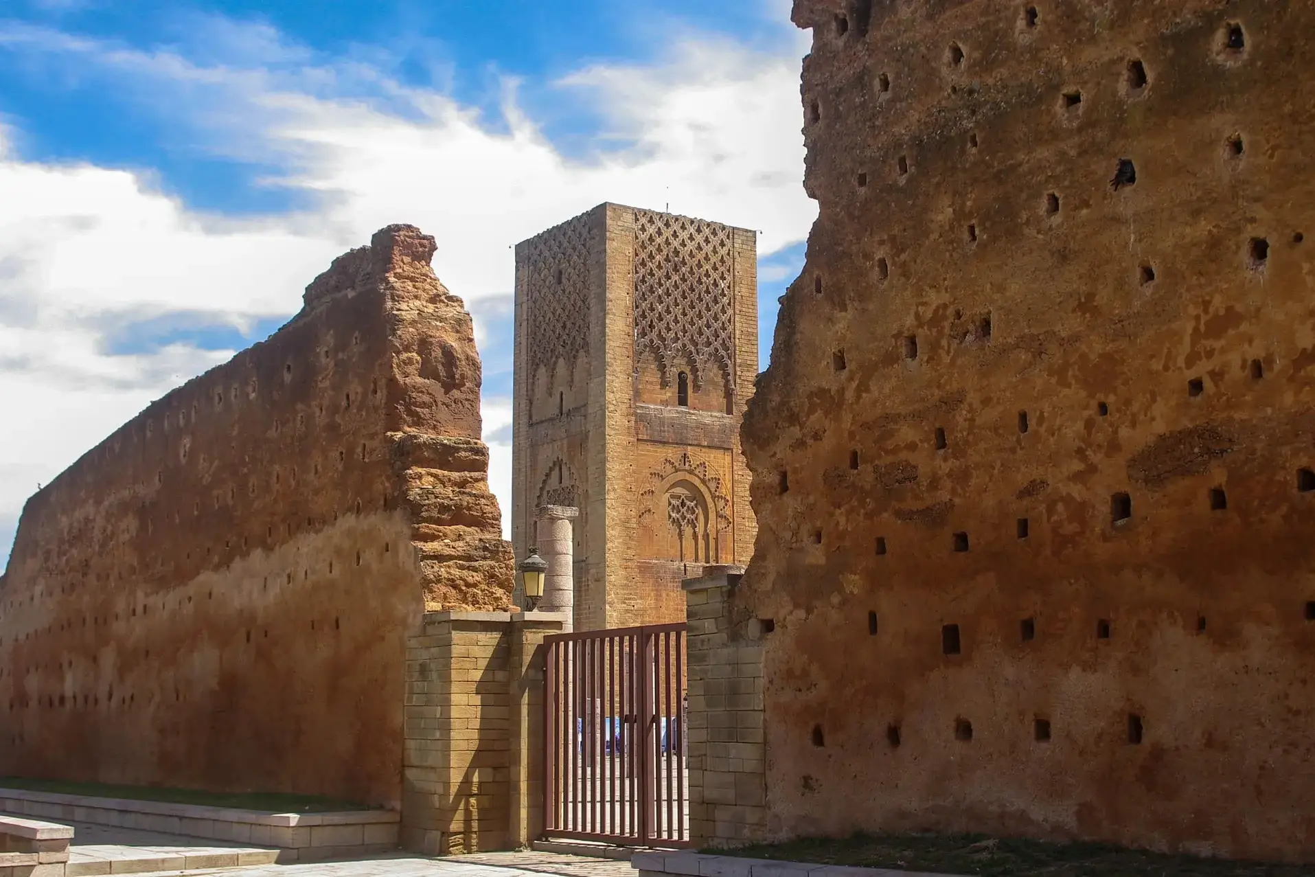 sebmoun-monument-to-the-tower-of-hassan-2219058_1920